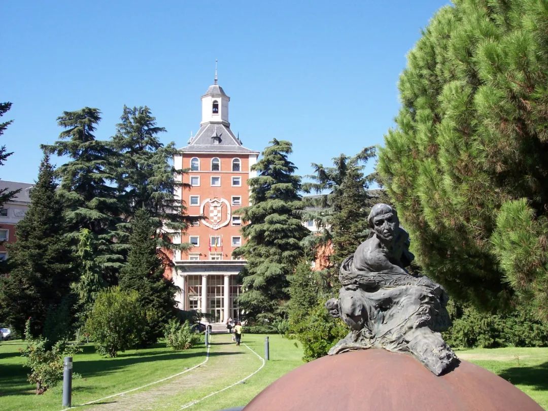 康普頓斯大學(xué)